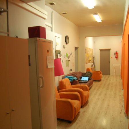 Hostel Family Erasmus Center Warsaw Exterior photo