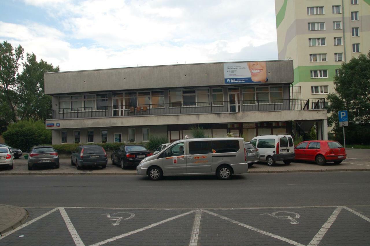 Hostel Family Erasmus Center Warsaw Exterior photo